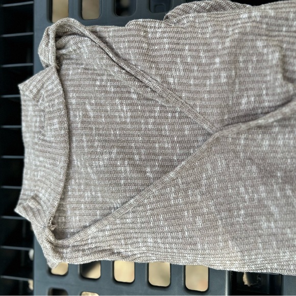 Tan/Brown Choker V Neck Long Sleeve - Picture 6 of 7